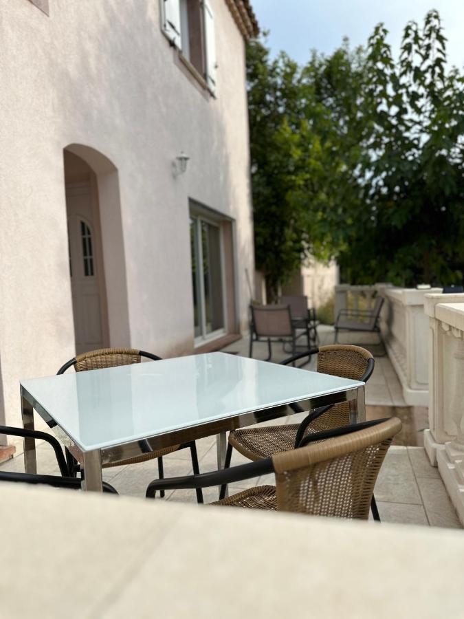 La Villa Du Rayol Saint Maximin Exterior photo